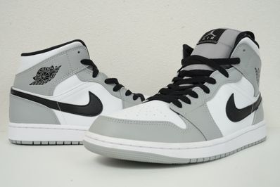Nike Air Jordan 1 Mid "Light Smoke Grey/White/Black"