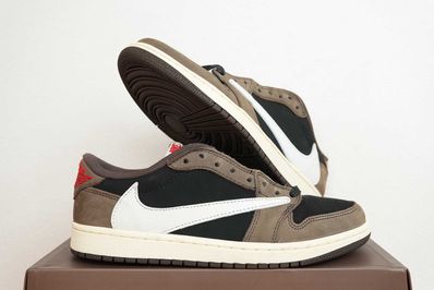 Travis Scott × Nike Air Jordan 1 Low OG SP-T "Black/Dark Mocha"
