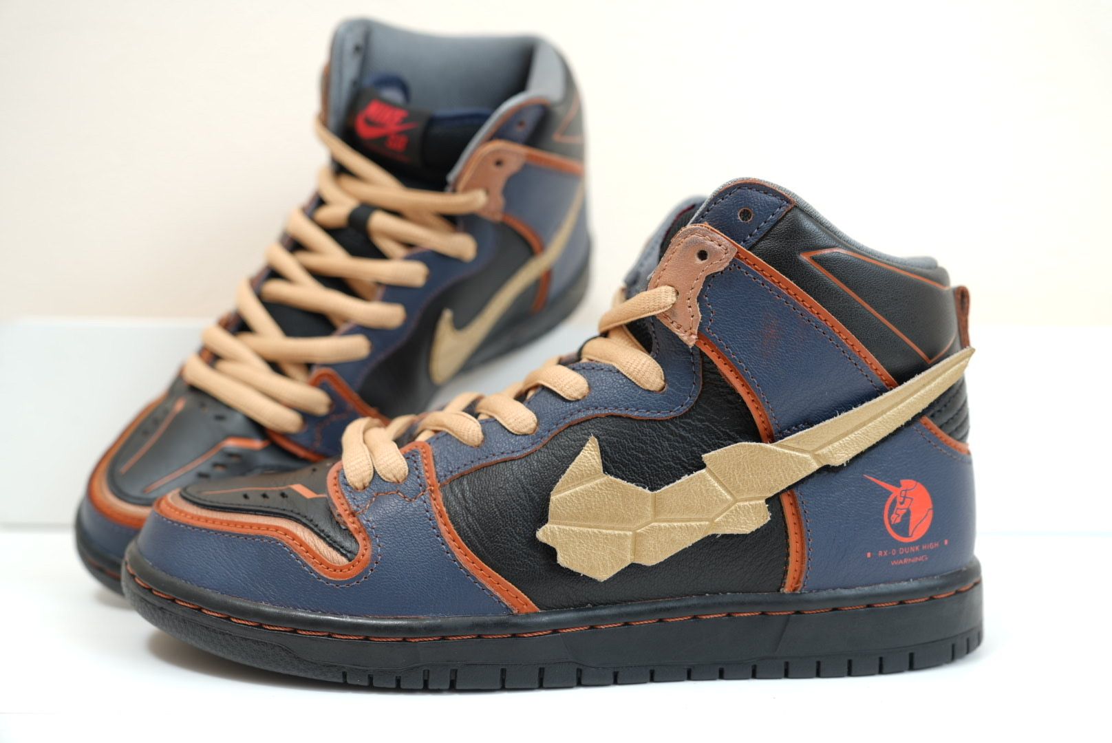 ガンダム×ナイキ SBダンク ハイ プロ QS\"バンシィ\" Gundam Unicorn × Nike SB Dunk High PRO QS 