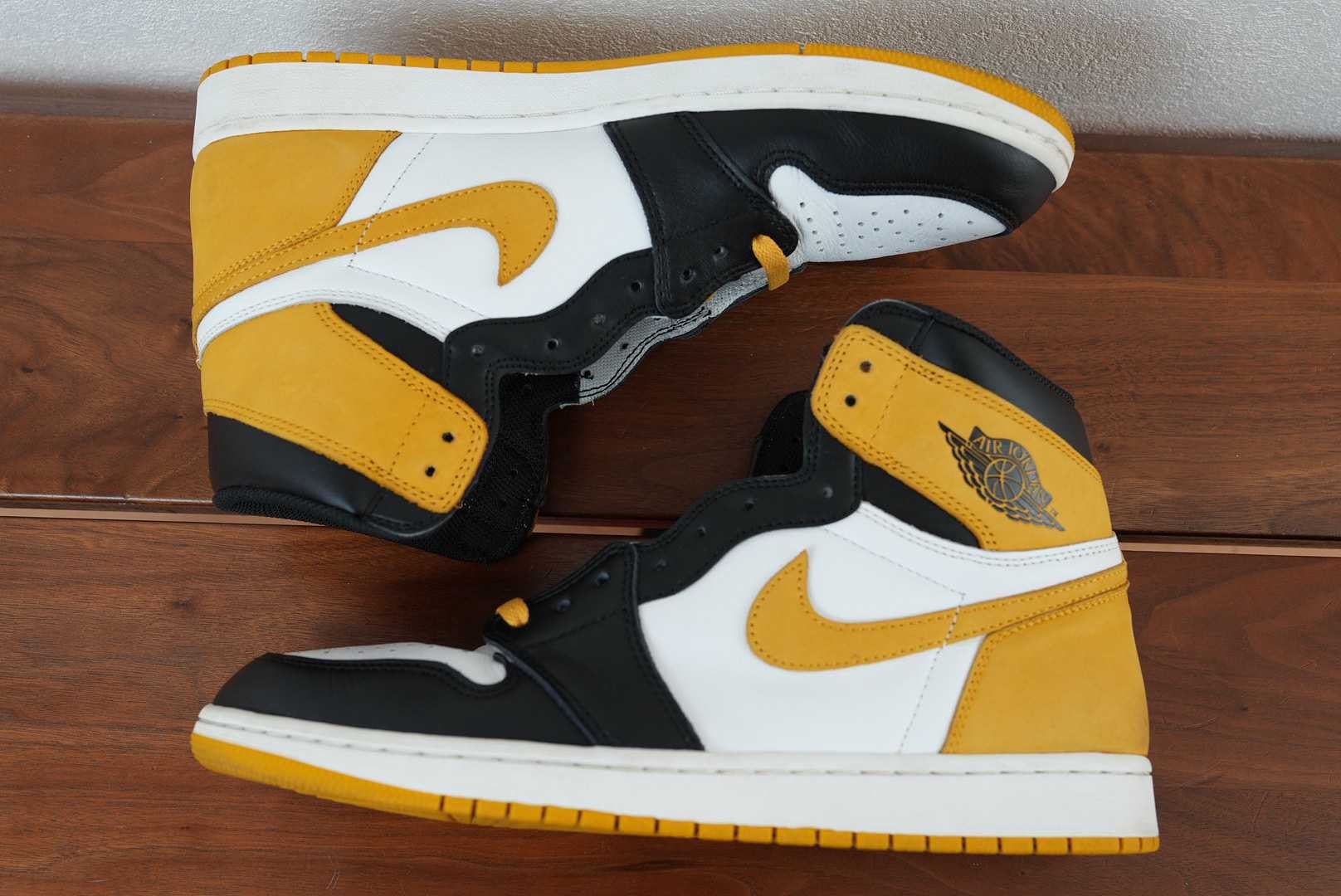 Nike Air Jordan 1 Retro High OG "Black Toe/Yellow Ochre"