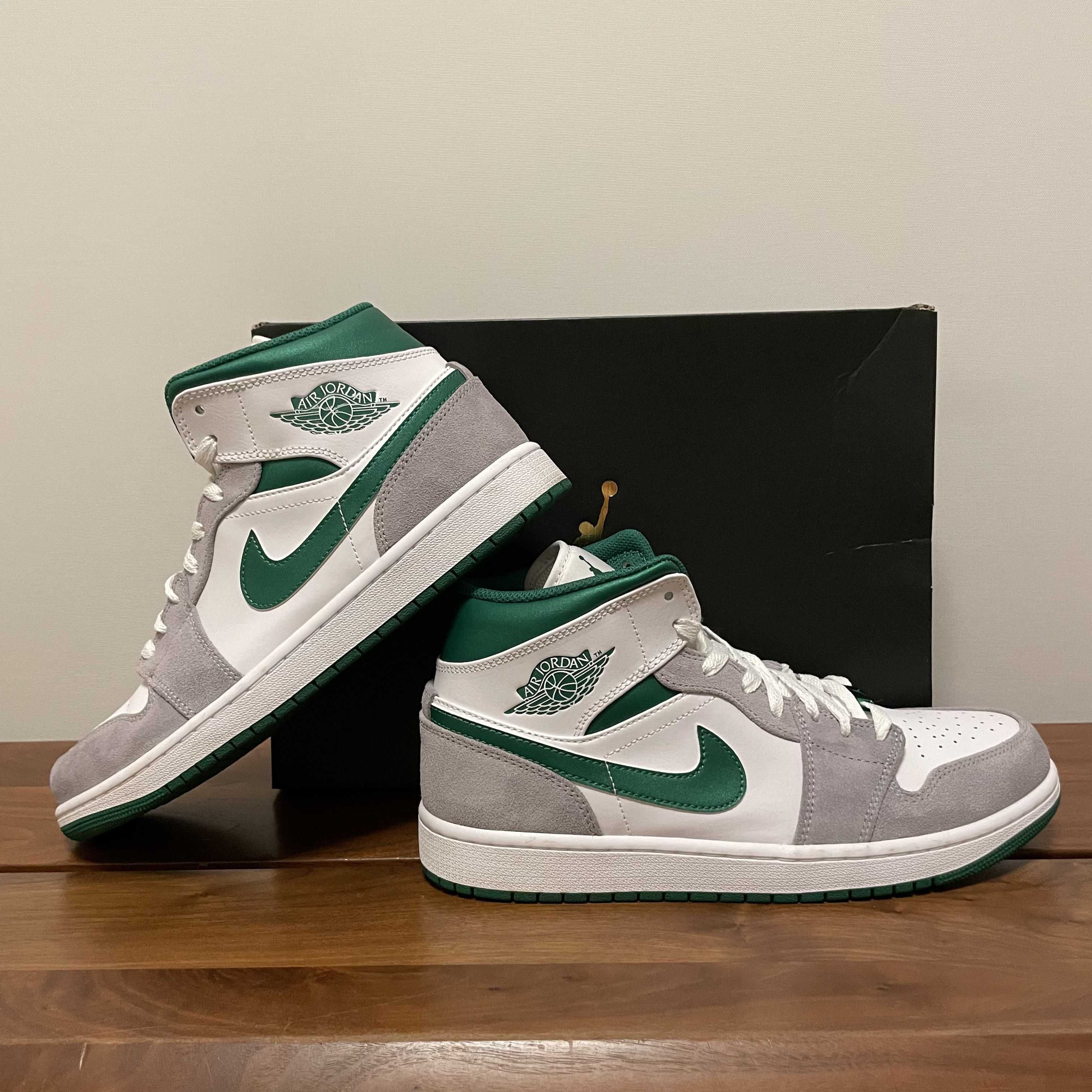 Nike Air Jordan 1 Mid "Green Grey White"