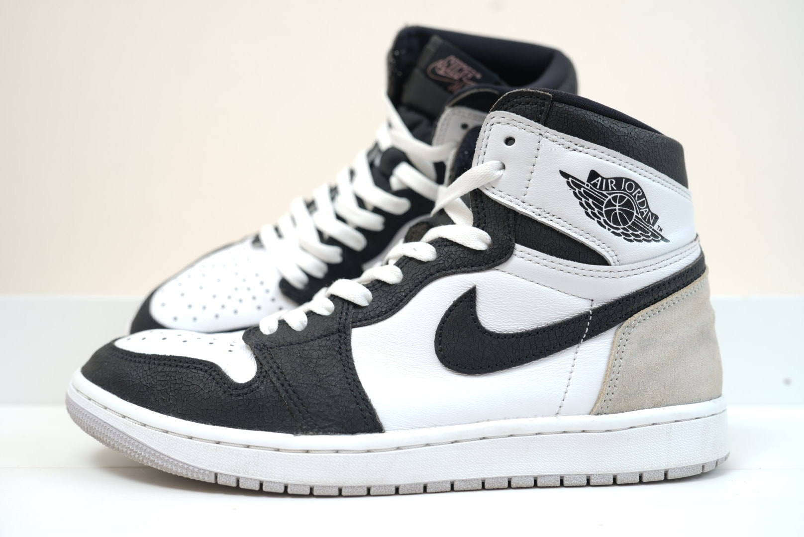 Nike Air Jordan 1 High OG "Bleached Coral"