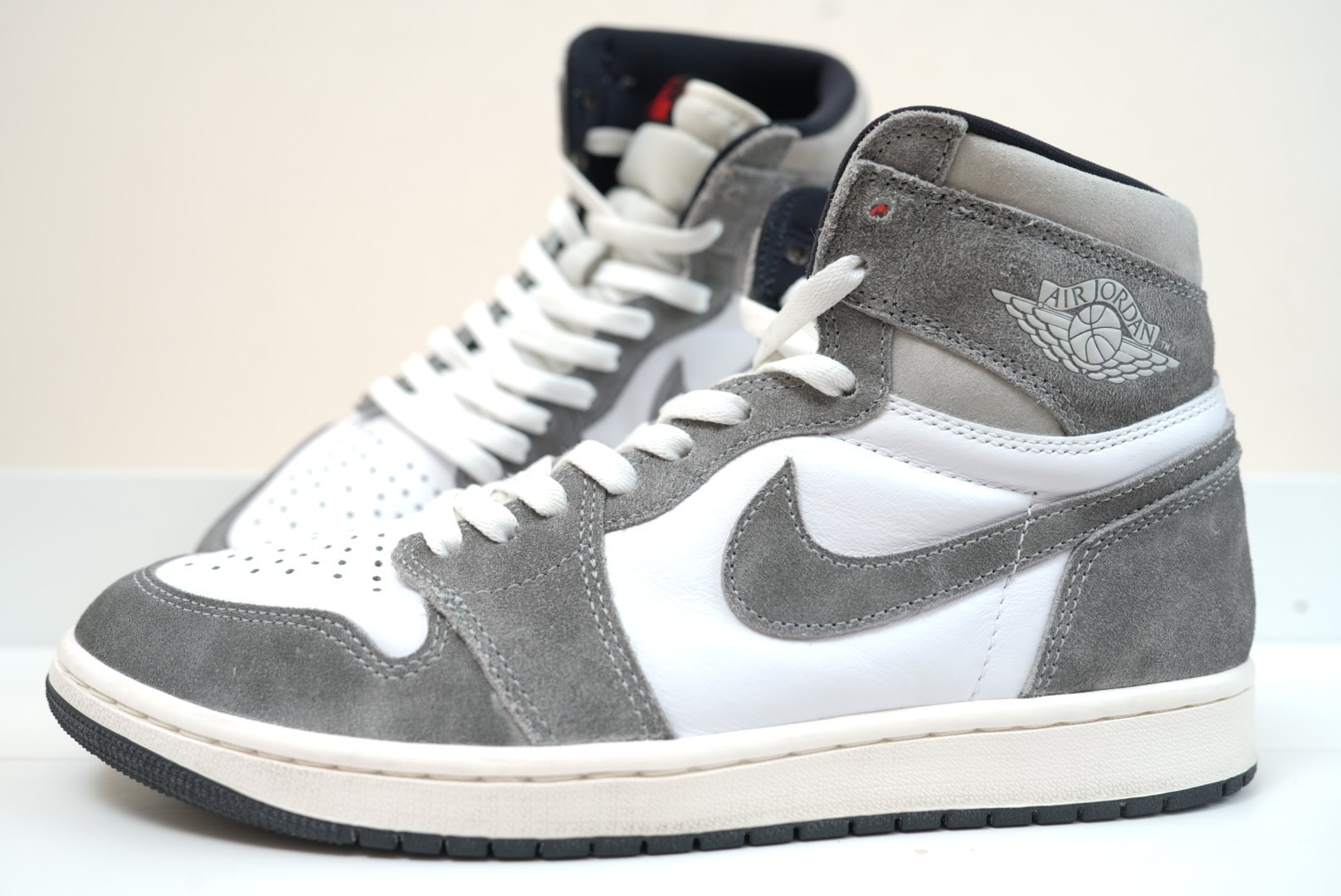 Nike Air Jordan 1 Retro High OG "Black and Smoke Grey"