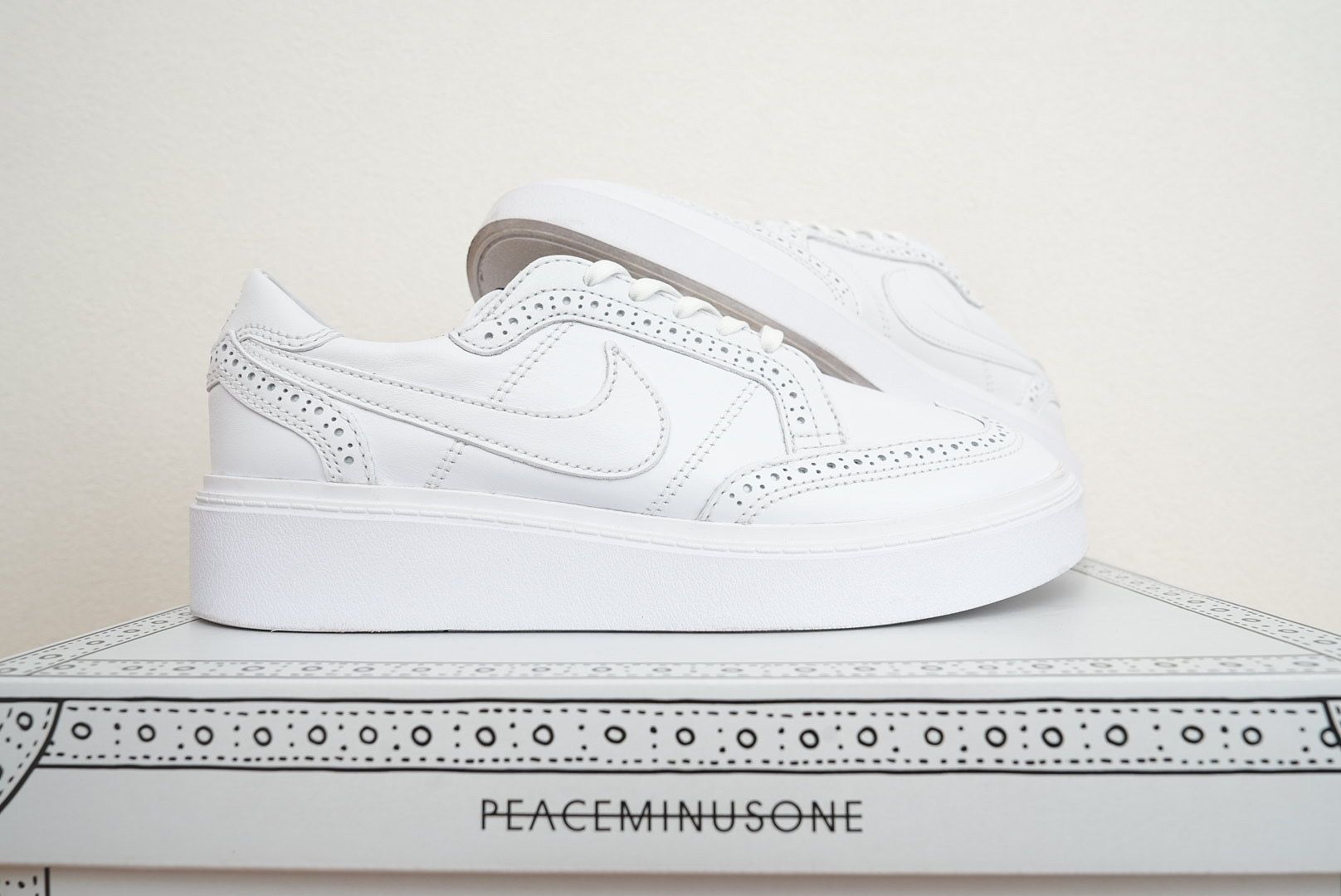 PEACEMINUSONE × Nike Kwondo1 "White" / G-DRAGON