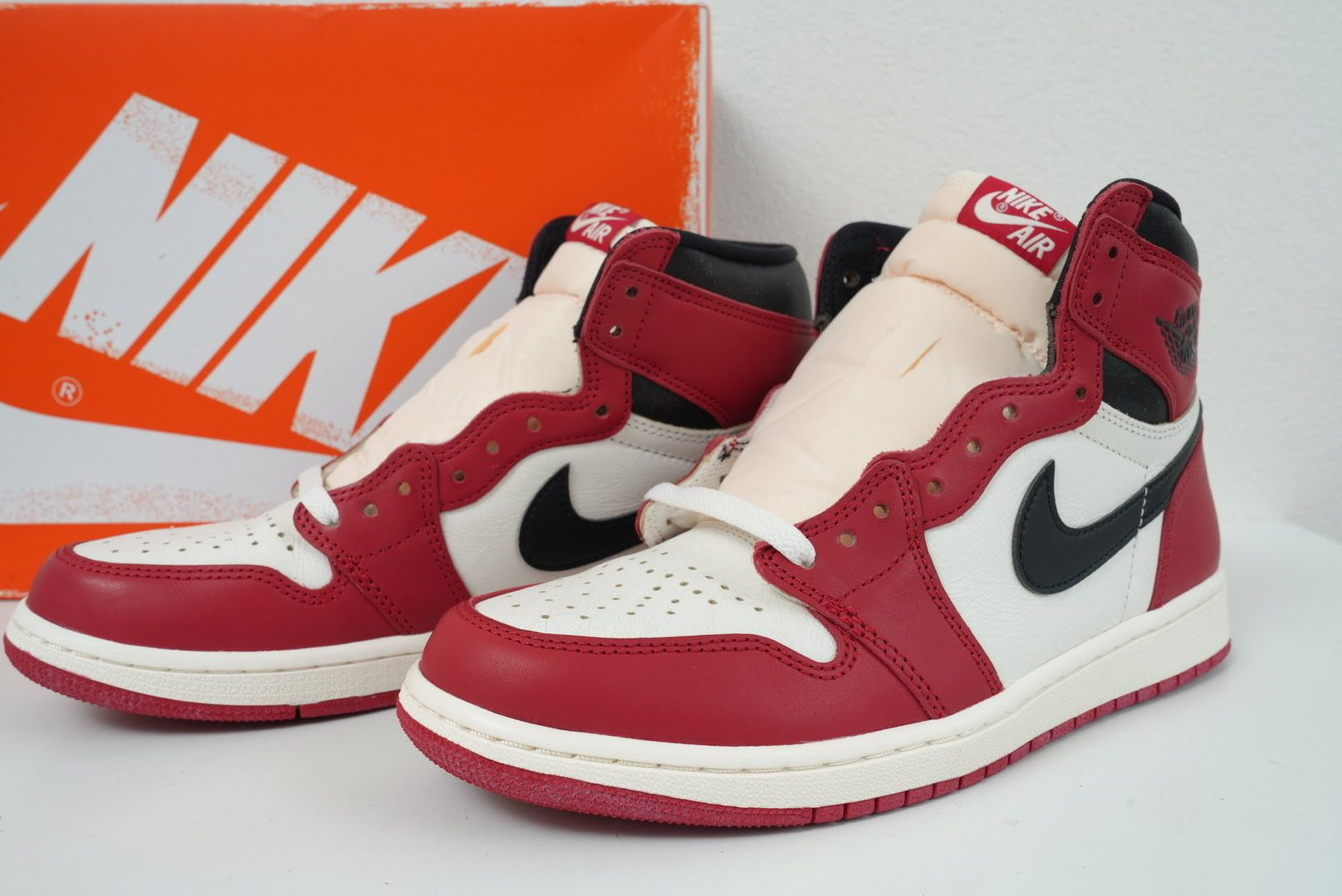 Nike Air Jordan 1 High OG "Lost & Found/Chicago"