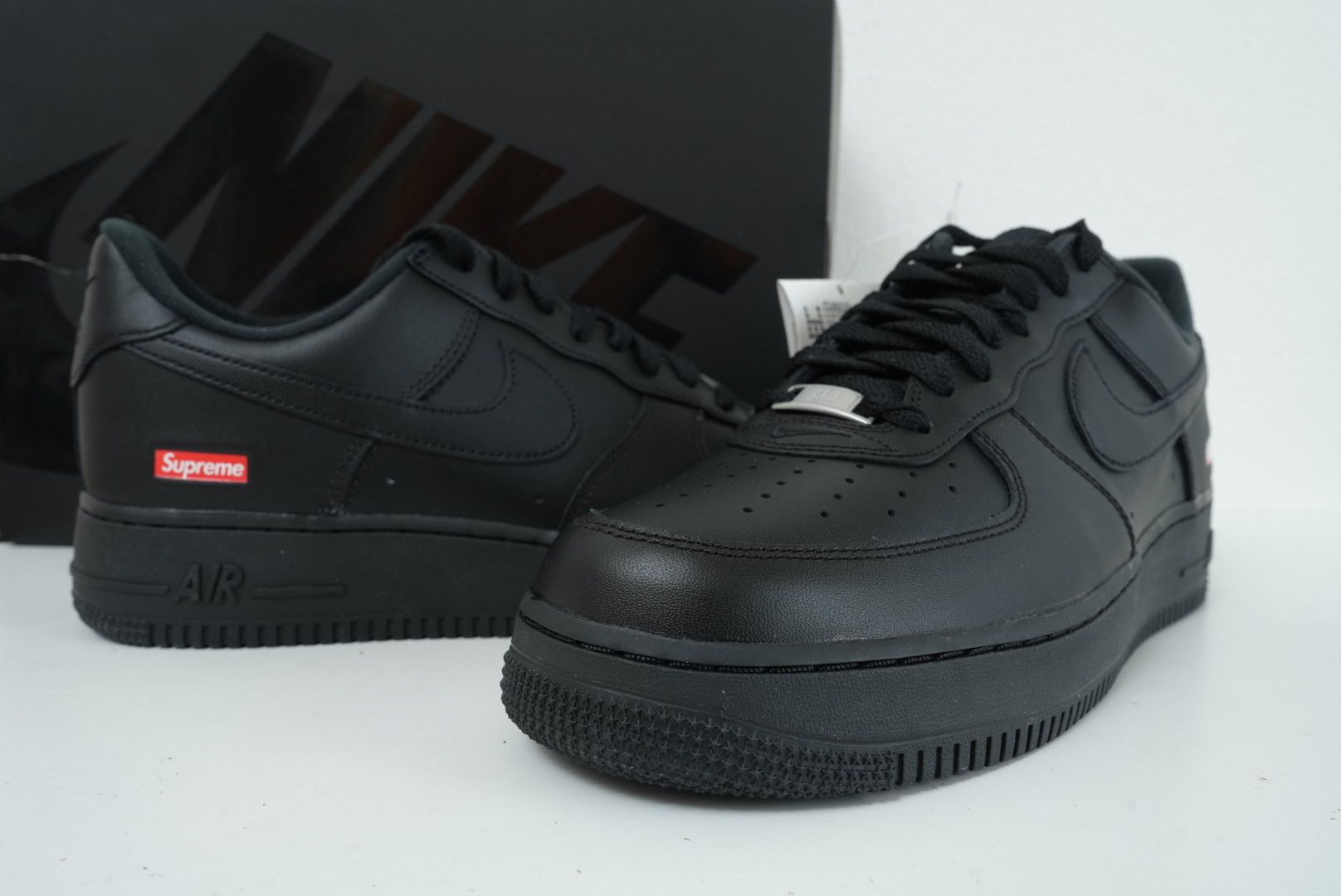 Supreme × Nike Air Force 1 Low "Black"