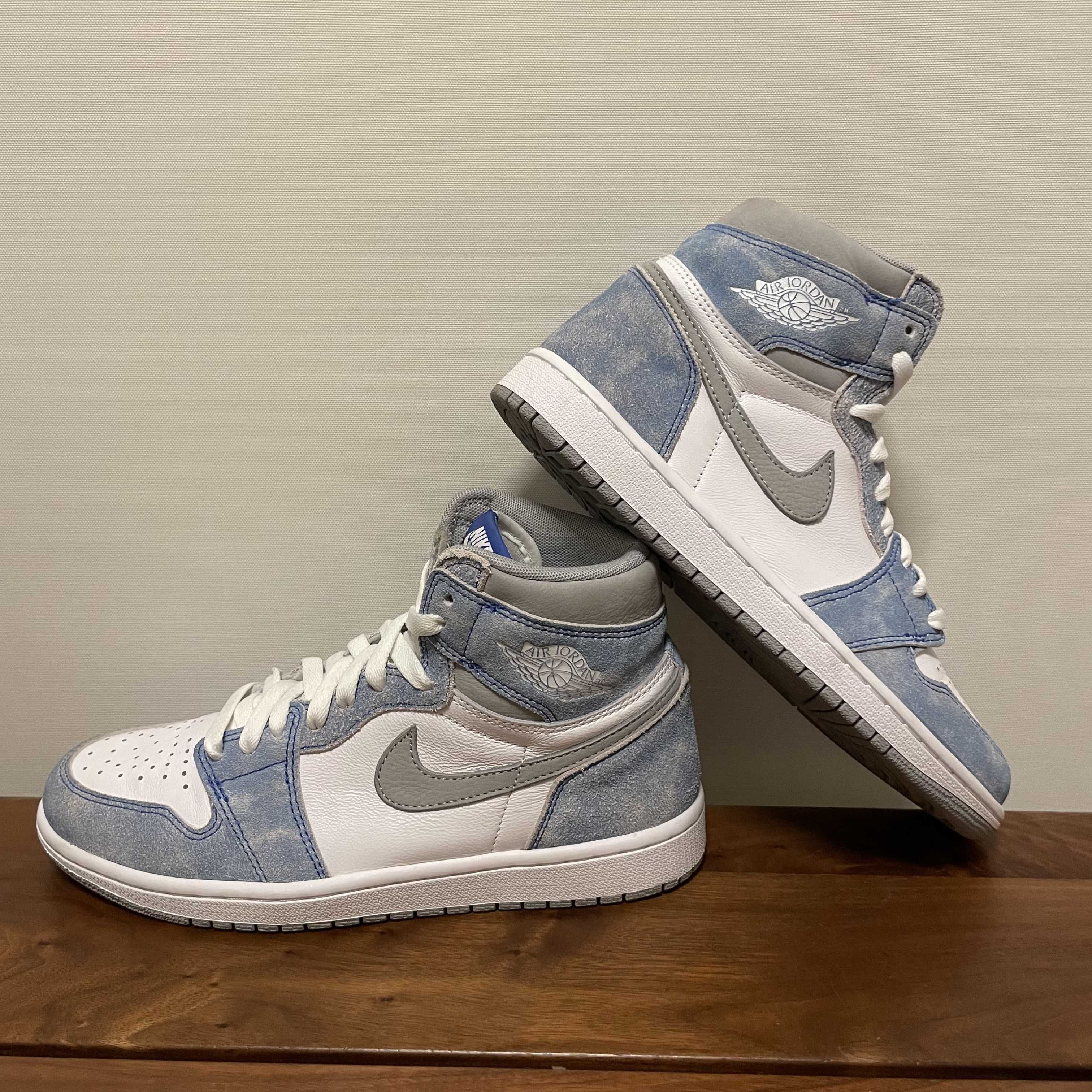 Nike Air Jordan 1 High OG "Hyper Royal"