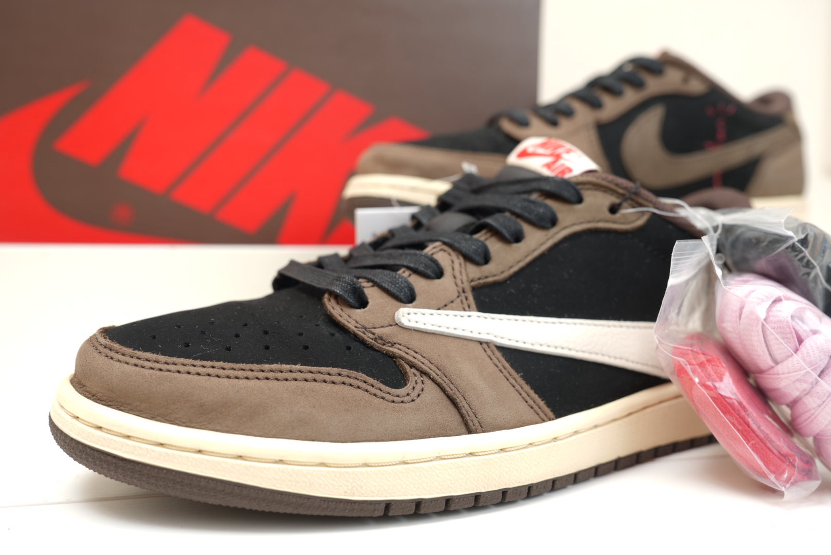 Travis Scott × Nike Air Jordan 1 Low OG SP-T  "Black/Dark Mocha"