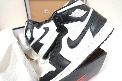 Nike Air Jordan 1 Retro High OG "Black/White" (2014)