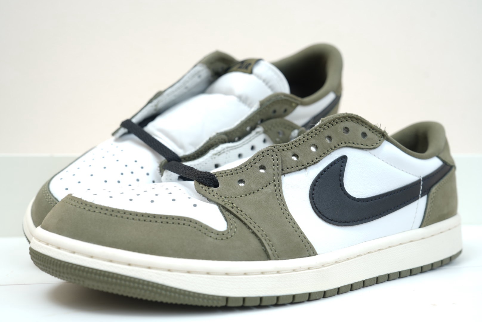 Nike Air Jordan 1 Low OG "Medium Olive and Summit White"