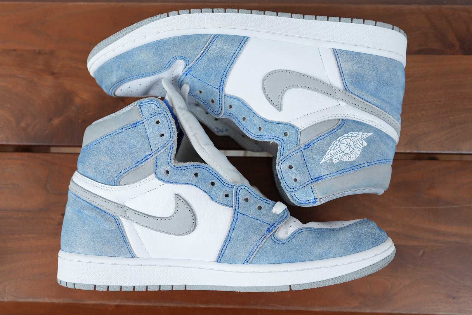 Nike Air Jordan 1 High OG "Hyper Royal"