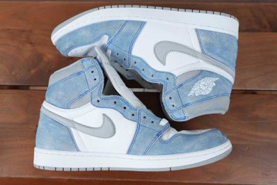 Nike Air Jordan 1 High OG "Hyper Royal"