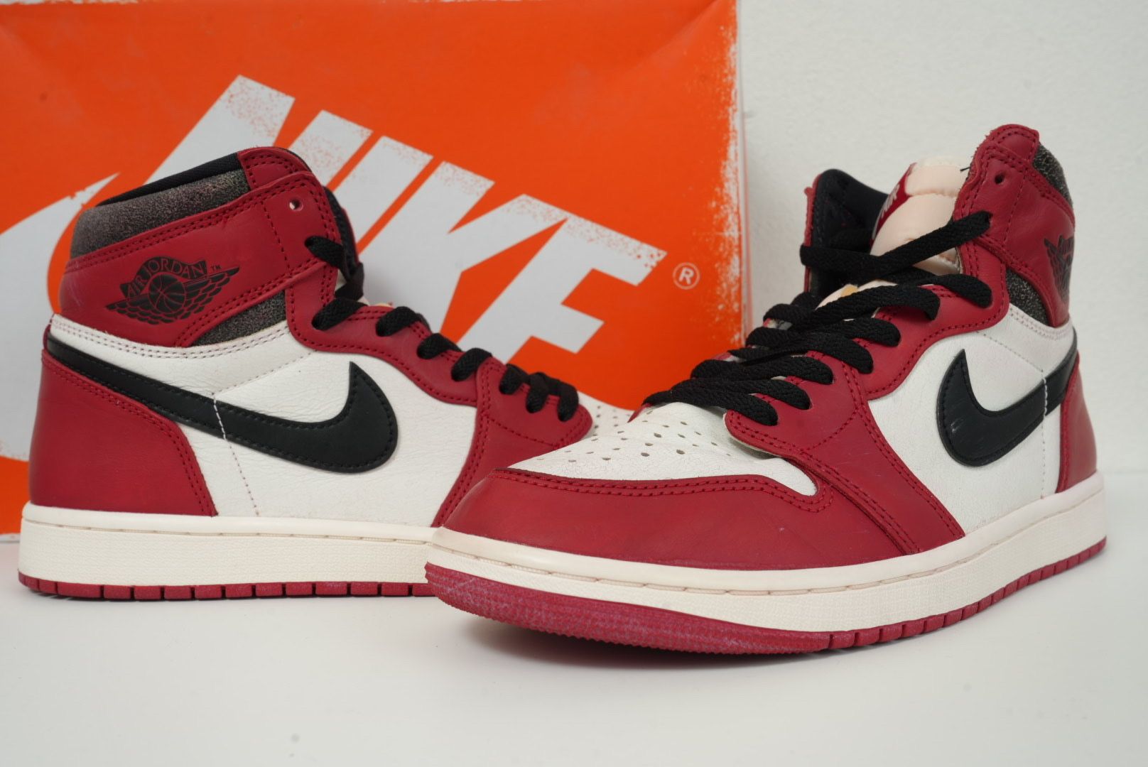 Nike Air Jordan 1 High OG "Lost & Found/Chicago"