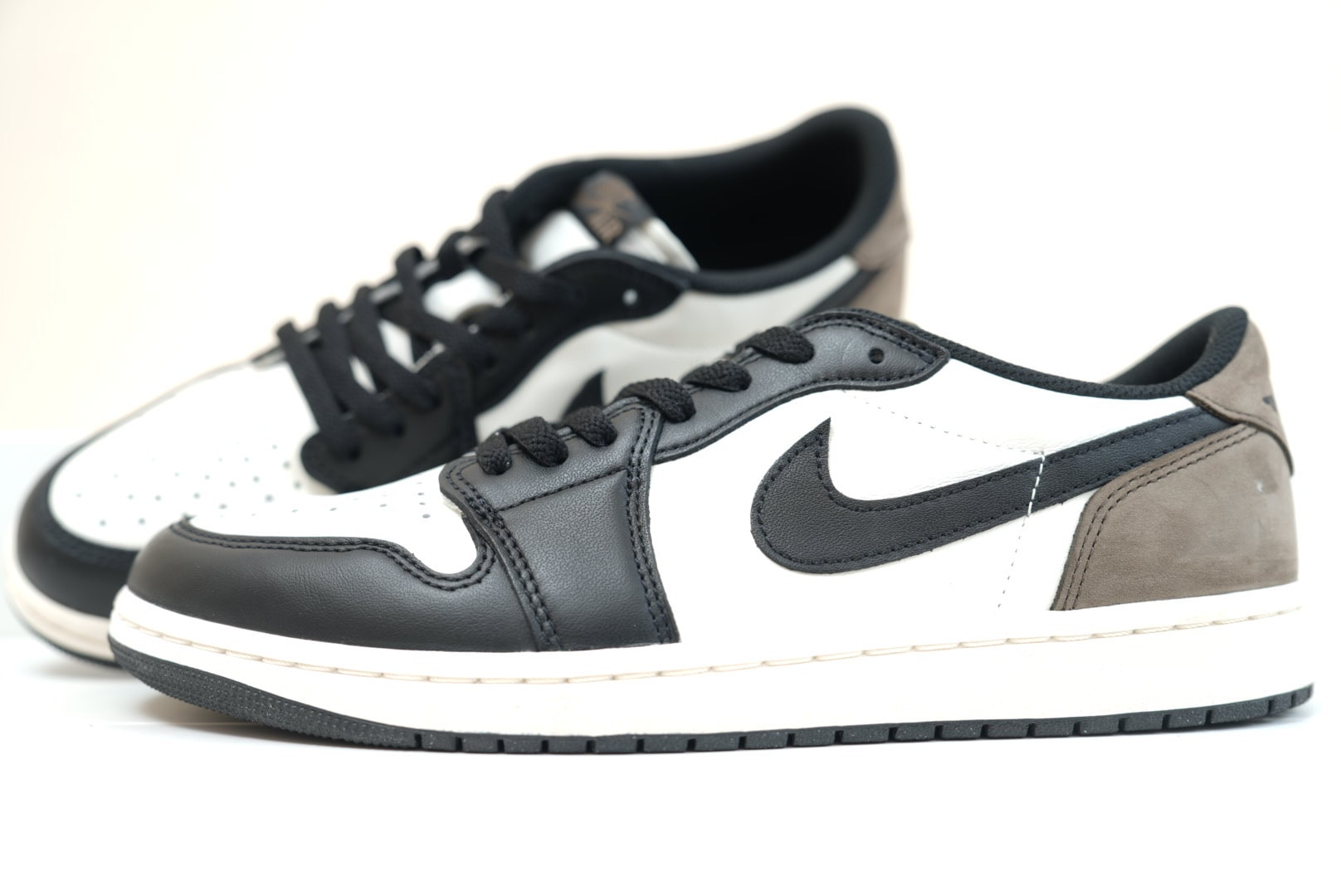 Nike Air Jordan 1 Retro Low OG "Mocha"