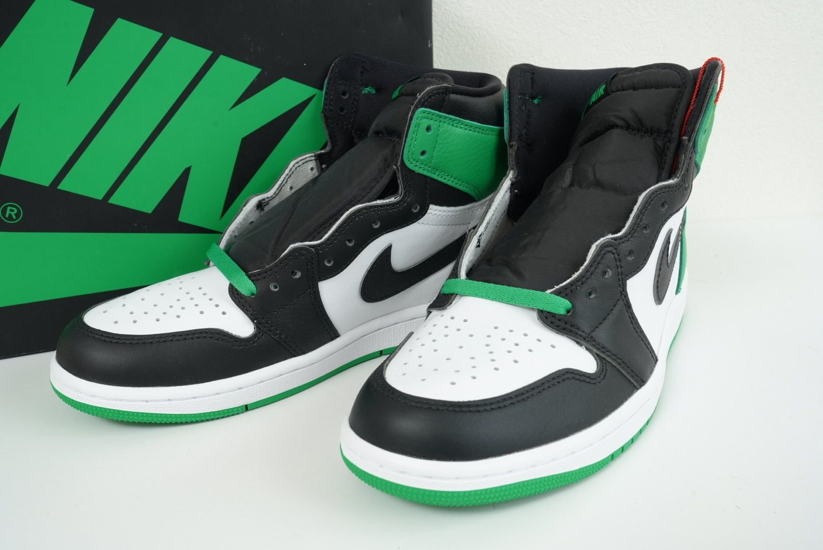Nike Air Jordan 1 Retro High OG "Celtics/Black and Lucky Green" (2023)
