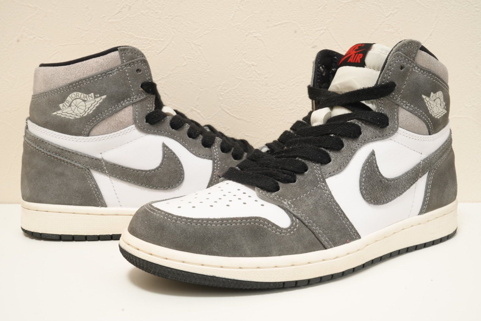 Nike Air Jordan 1 Retro High OG "Black and Smoke Grey"