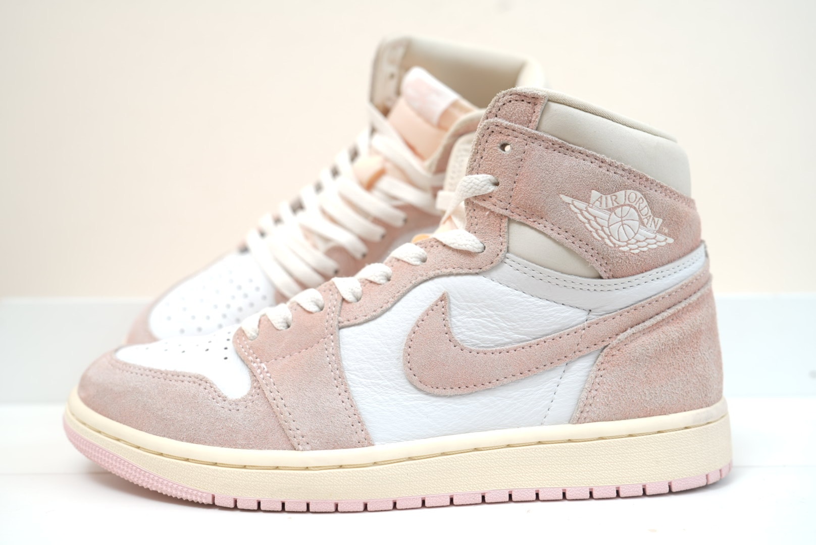 Nike Women's Air Jordan 1 Retro High OG "Washed Pink"