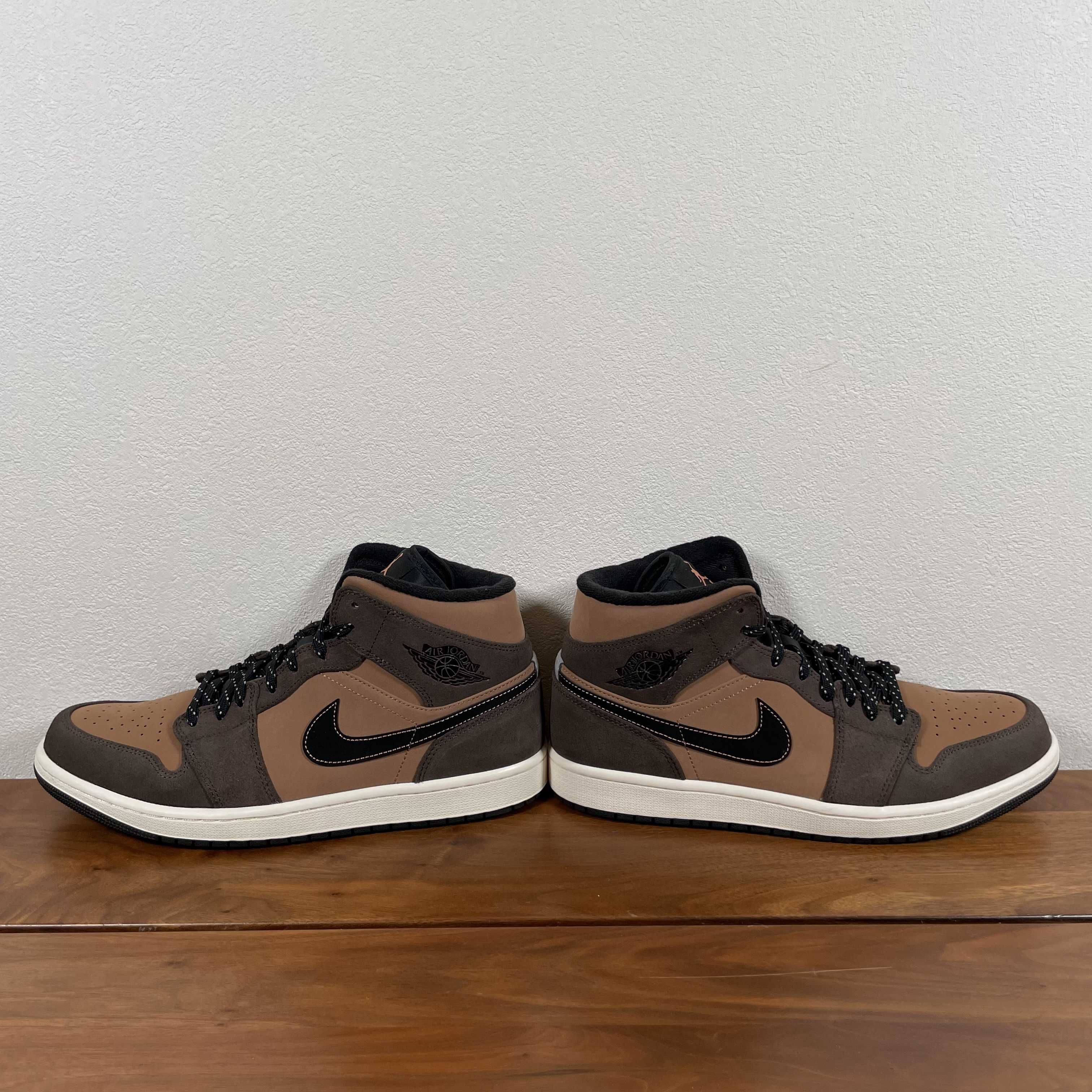 Nike Air Jordan 1 Mid SE "Dark Chocolate"