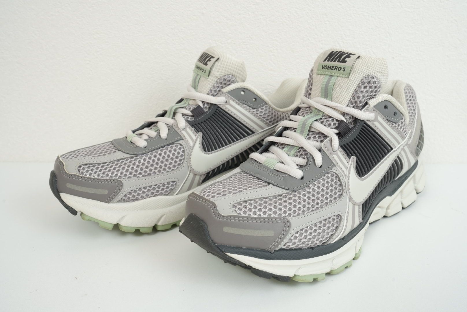 Nike Women's Zoom Vomero 5 "Cobblestone and Flat Pewter"