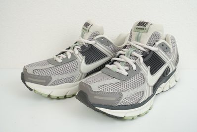 Nike Women's Zoom Vomero 5 "Cobblestone and Flat Pewter"