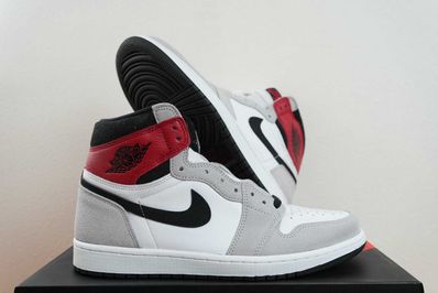 Nike Air Jordan 1 High OG "White/Black/Light Smoke Grey"