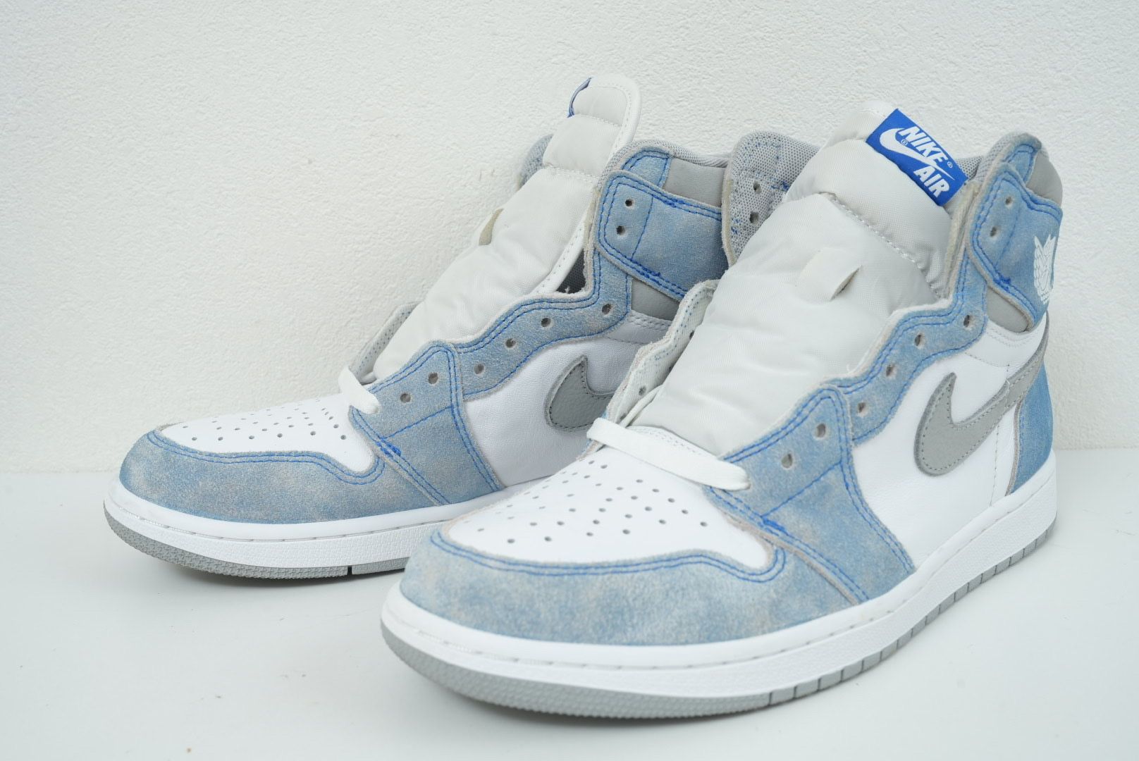 Nike Air Jordan 1 High OG "Hyper Royal"