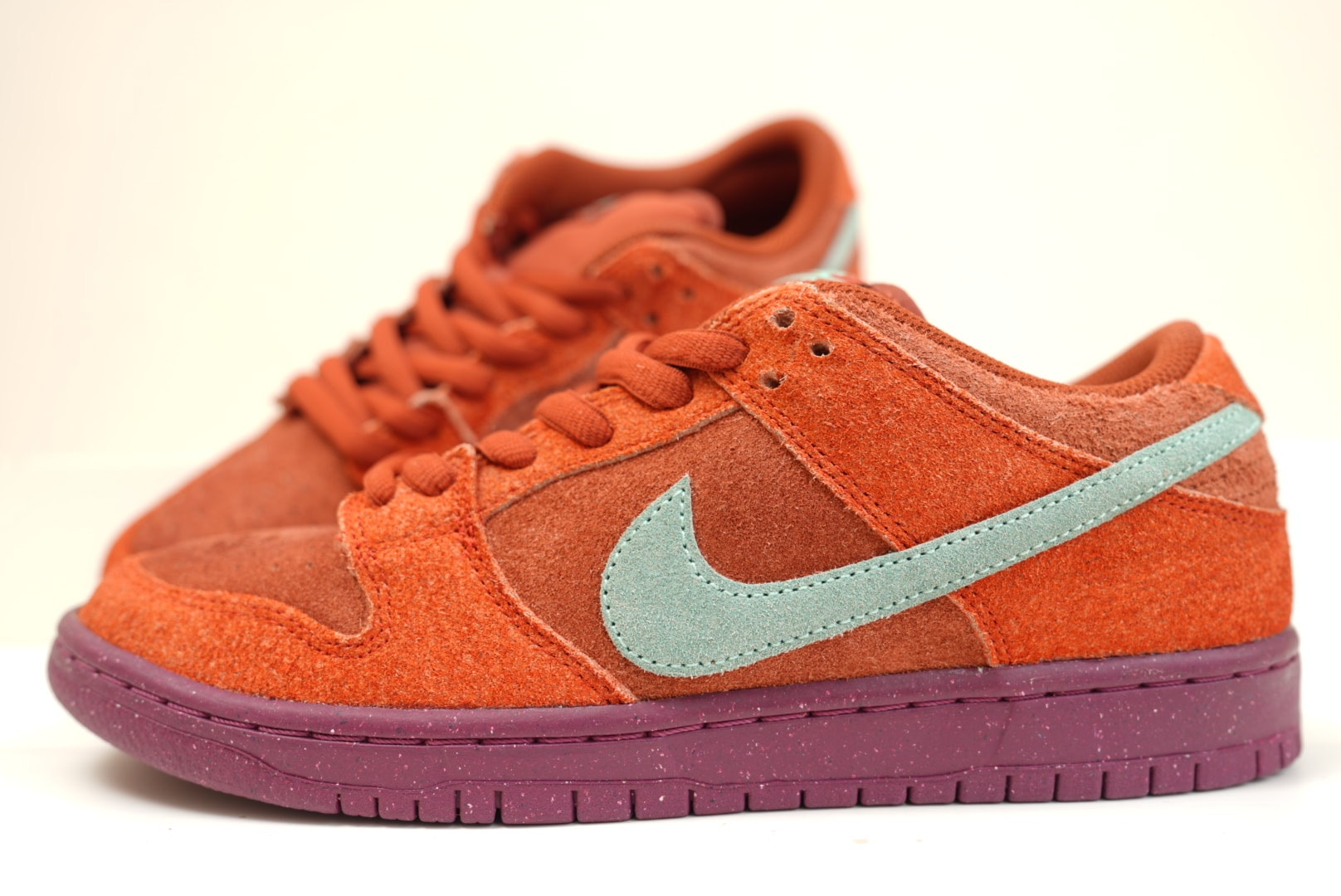 Nike SB Dunk Low Pro PRM "Mystic Red and Rosewood"