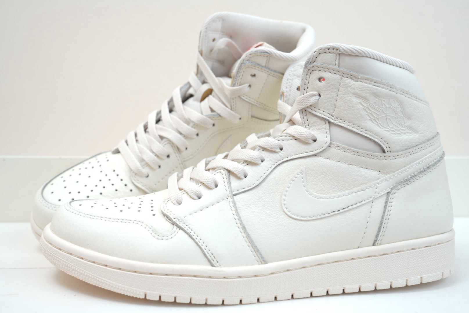 Nike Air Jordan 1 Retro High OG "Sail"