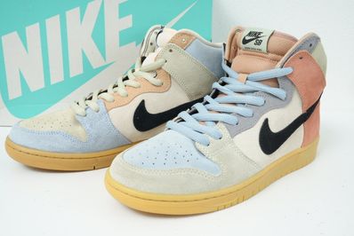 Nike SB Dunk High "Easter Spectrum"