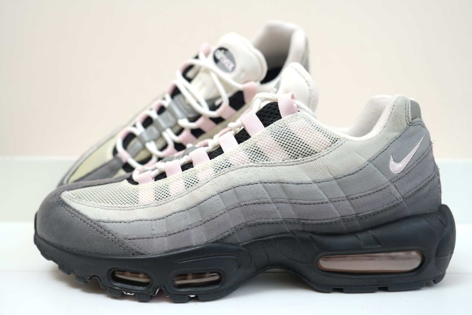 Nike Air Max 95 "Gunsmoke/Pink Foam"
