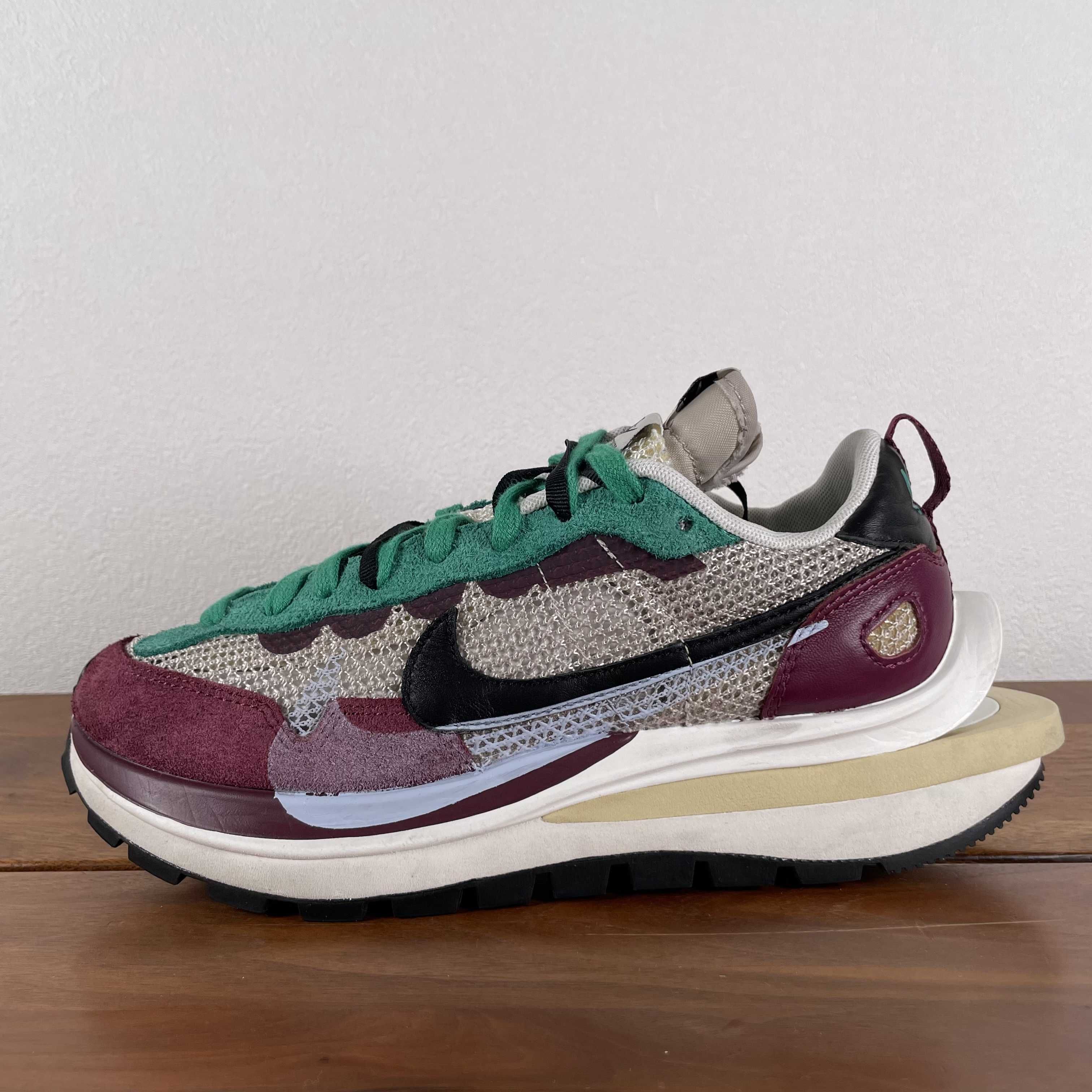 sacai × Nike Vapor Waffle "String/Red/Green"