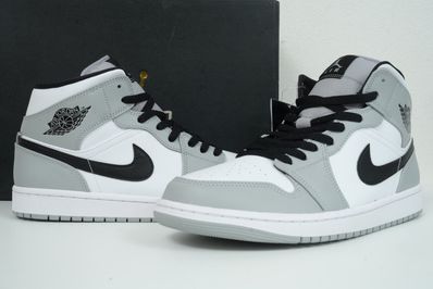 Nike Air Jordan 1 Mid "Light Smoke Grey/White/Black"