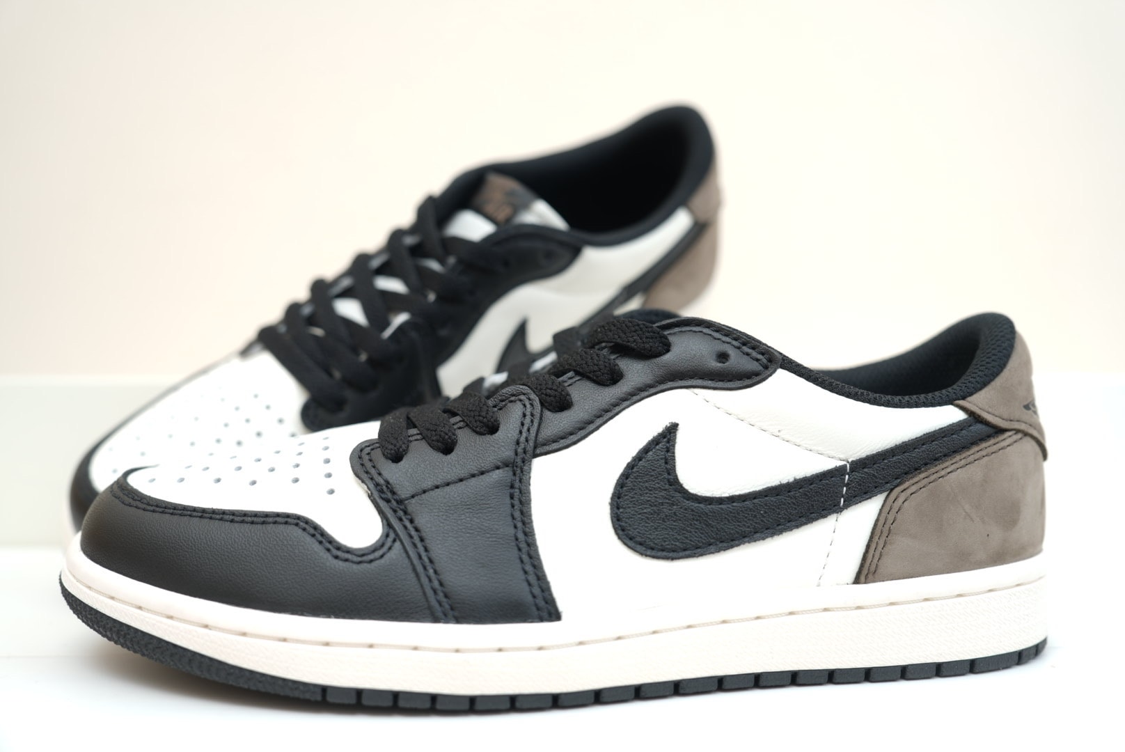 Nike Air Jordan 1 Retro Low OG "Mocha"