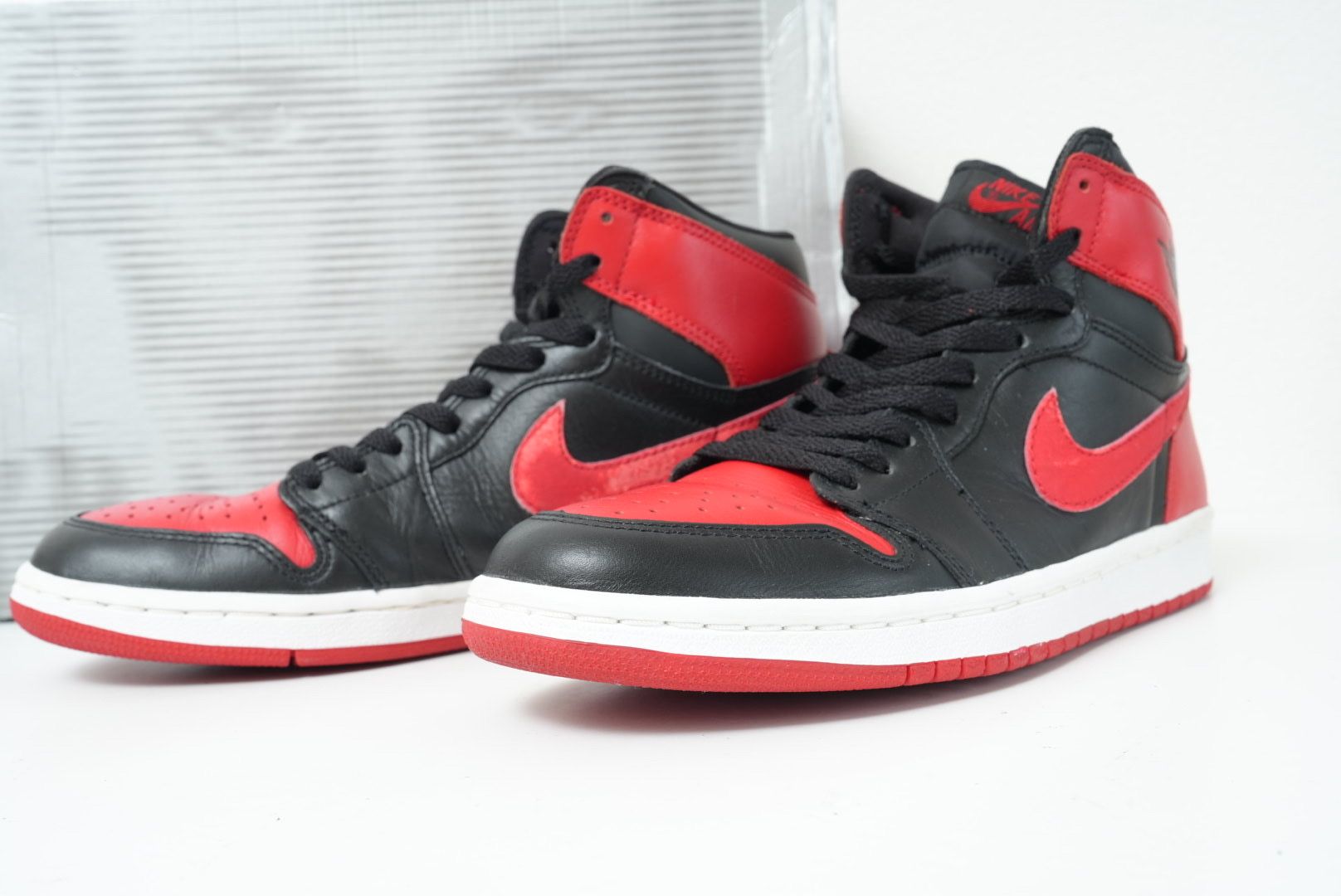 Nike Air Jordan 1 Retro High "Black Varsity Red/Bred"(2001)