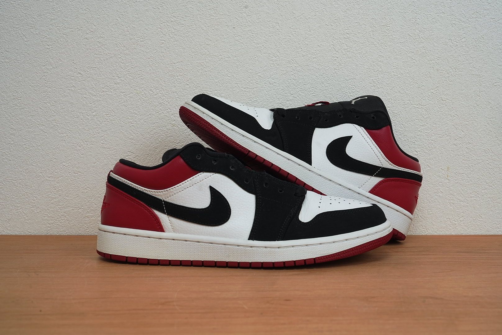 Nike Air Jordan 1 Low "Black Toe"