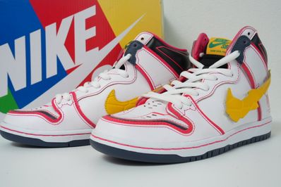 Gundam Unicorn × Nike SB Dunk High PRO QS "UNICORN"