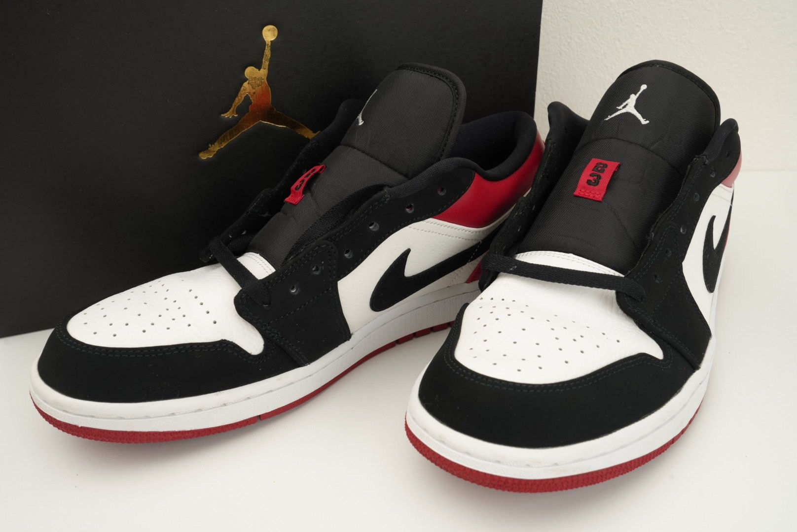 Nike Air Jordan 1 Low "Black Toe"