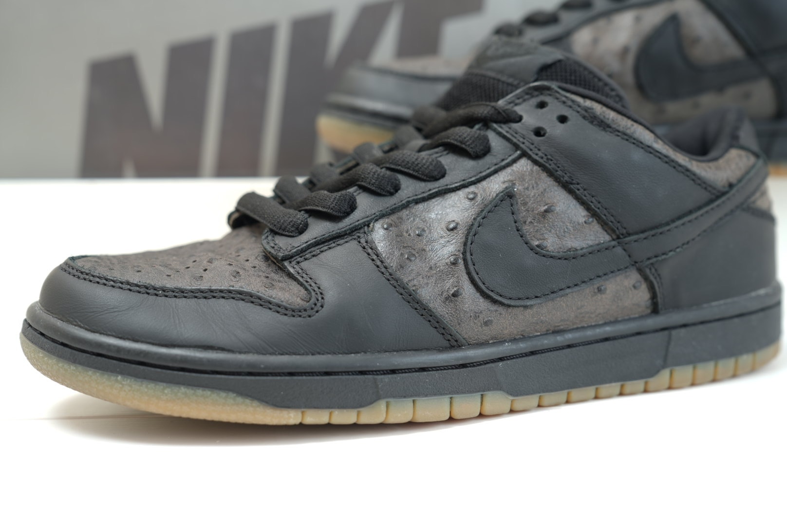 Nike SB Dunk Low "Ostrich"