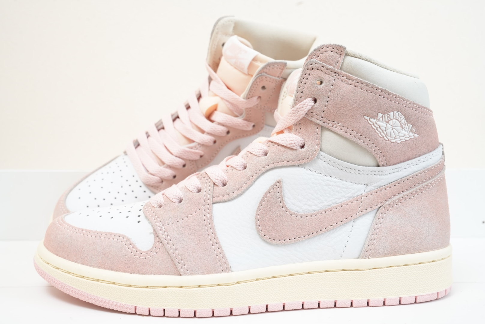 Nike Women's Air Jordan 1 Retro High OG "Washed Pink"