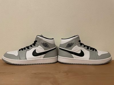Nike Air Jordan 1 Mid "Light Smoke Grey/White/Black"