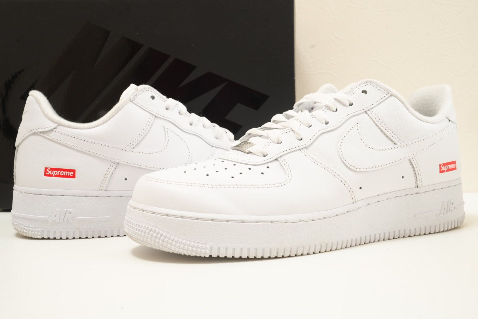 Supreme × Nike Air Force 1 Low "White"