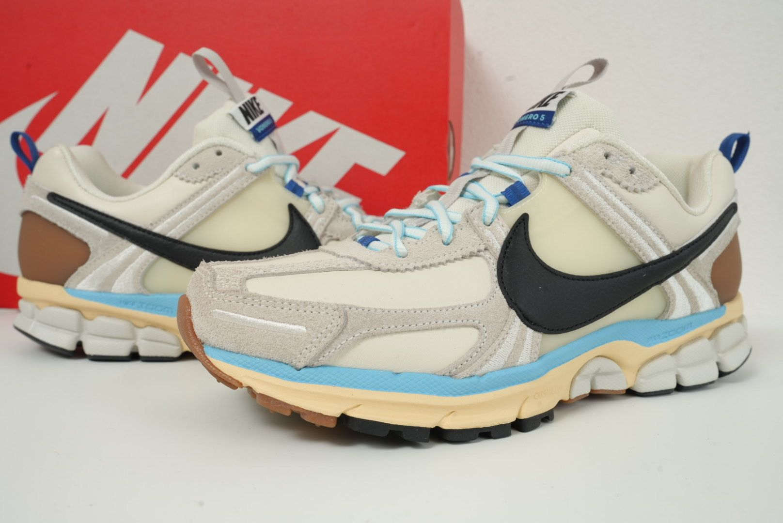 Nike Women's Zoom Vomero 5 Premium "Designed by Japan"