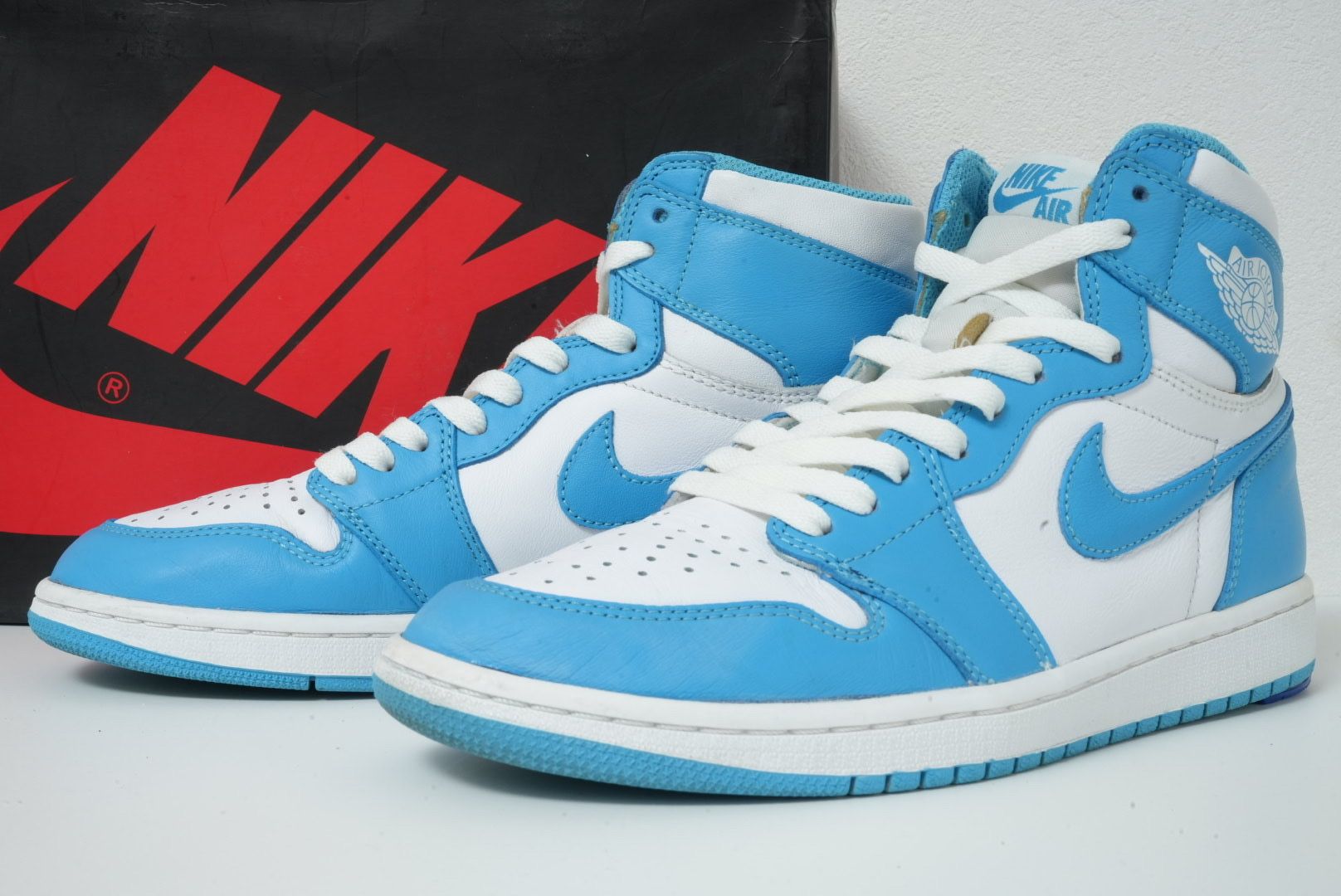 Nike Air Jordan 1 Retro High "UNC"