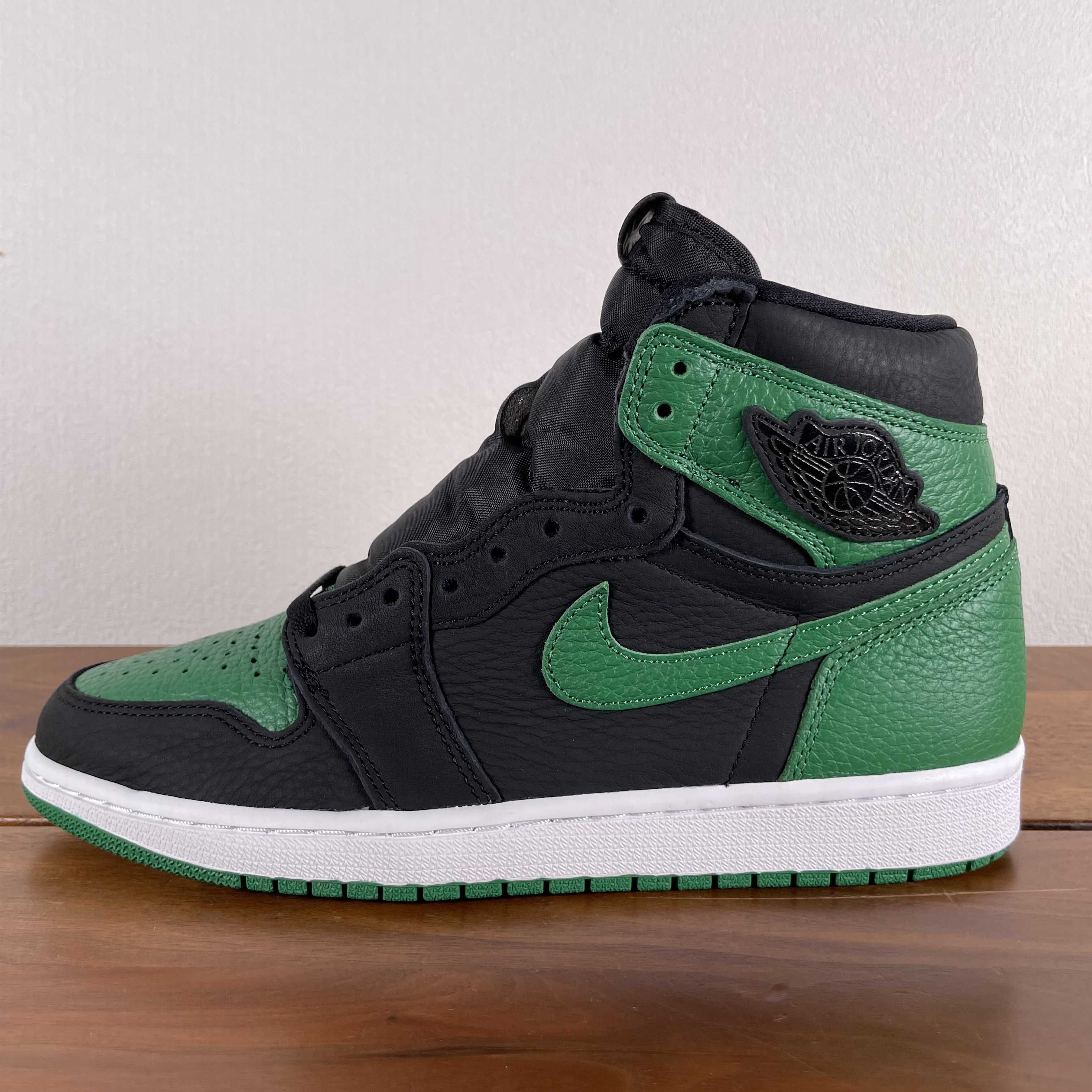 Nike Air Jordan 1 Retro High OG "Black/Pine Green" (2020)