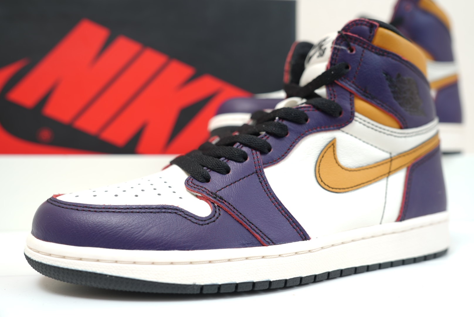 Nike SB × Air Jordan 1 Retro High "La To Chicago"