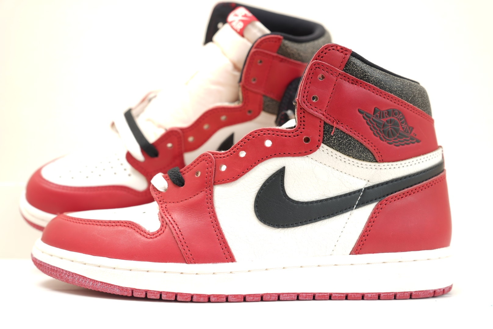 Nike Air Jordan 1 High OG "Lost & Found/Chicago"