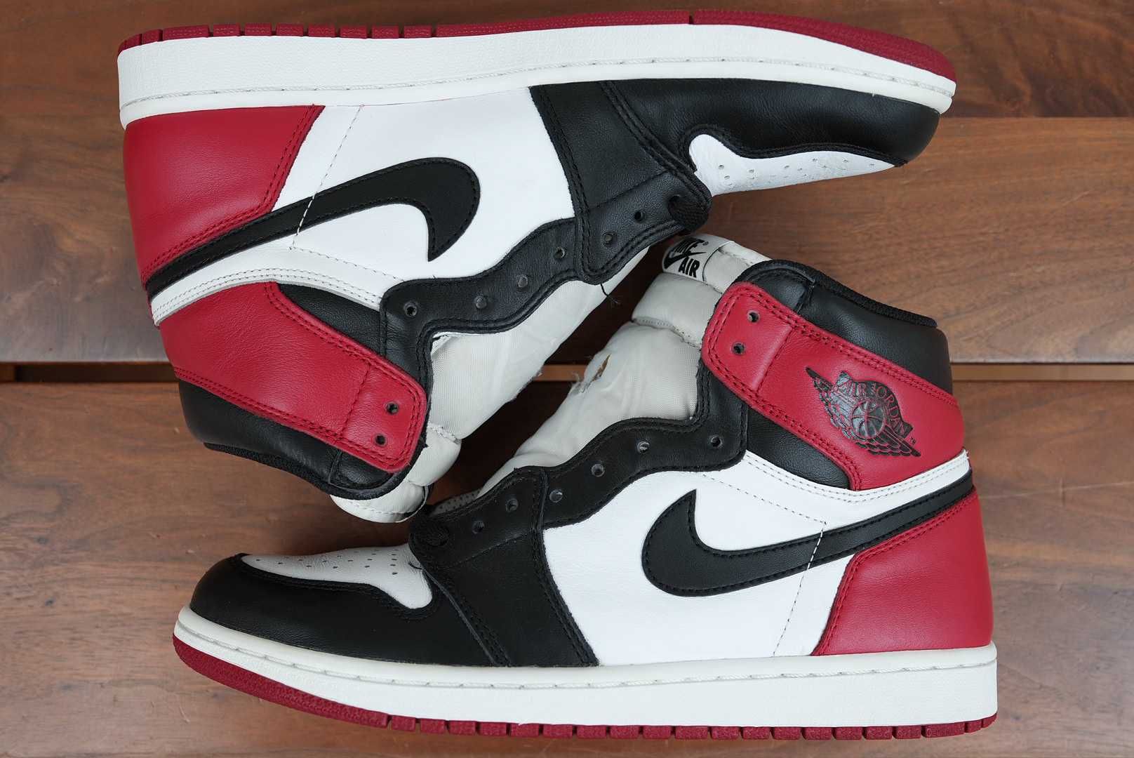 Nike Air Jordan 1 Retro High OG "Black Toe"(2016)
