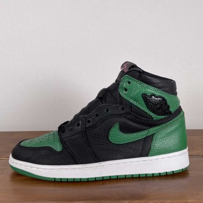 Nike Air Jordan 1 Retro High OG "Black/Pine Green" (2020)
