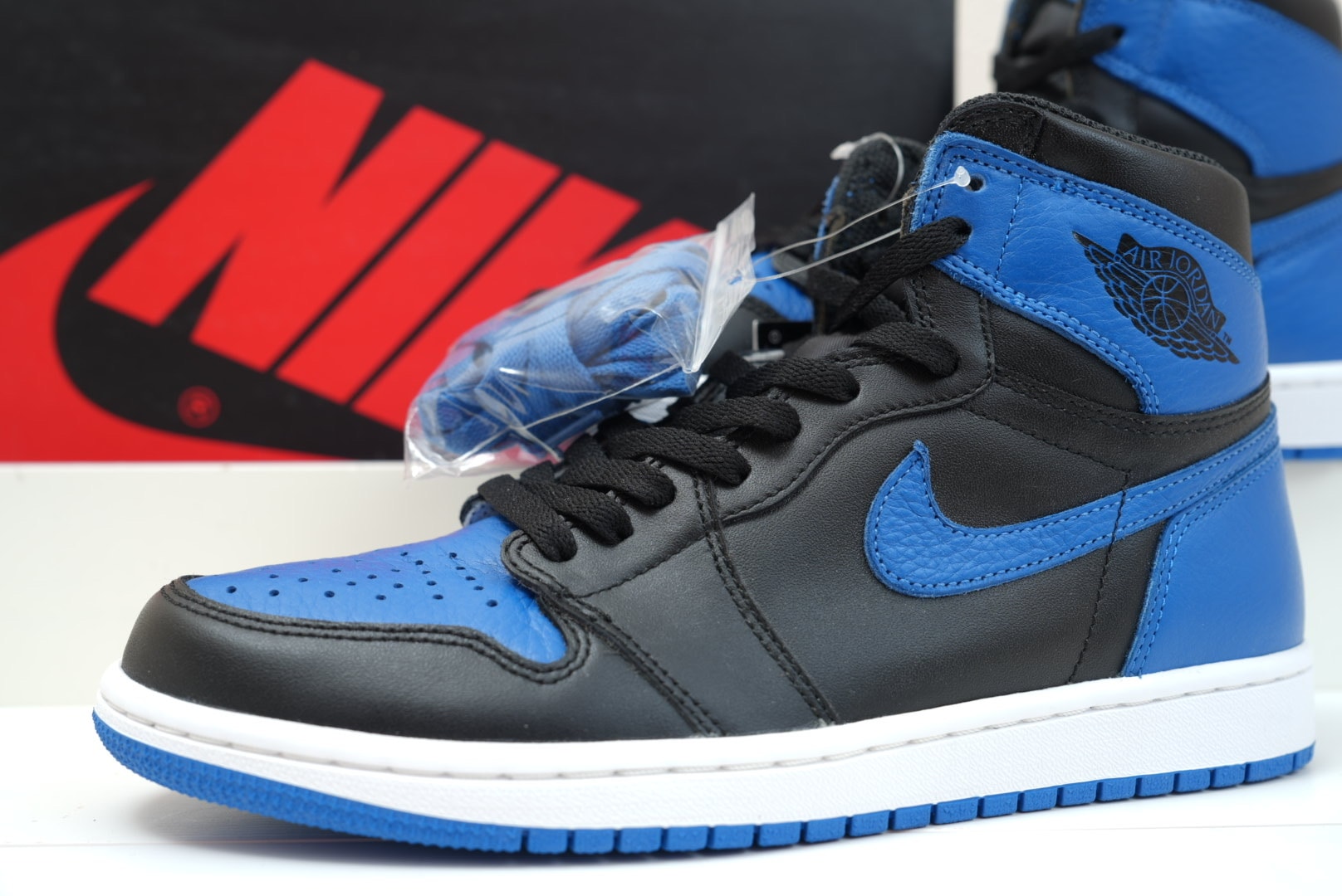 Nike Air Jordan 1 Retro High OG "Royal" (2017)