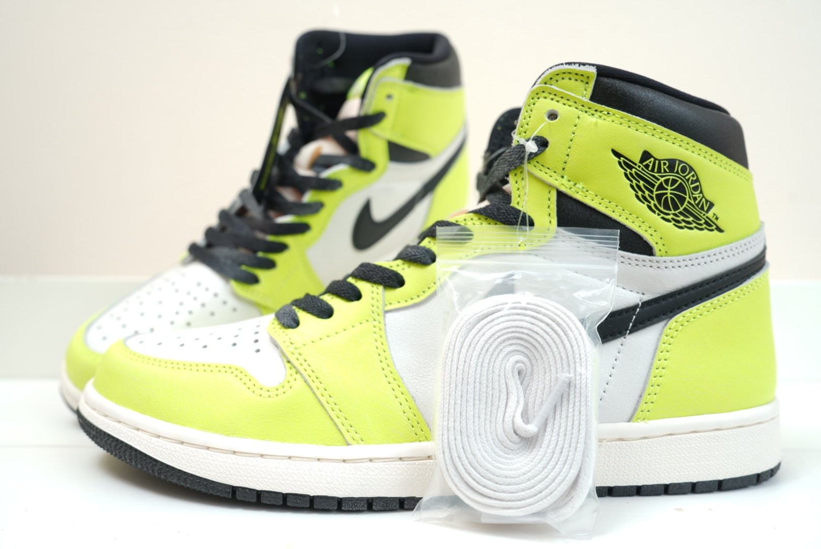 Nike Air Jordan 1 High OG "Volt/Visionaire"